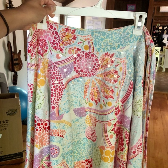 Early 2000s guess skirt -full circle when twirling - Picture 5 of 5